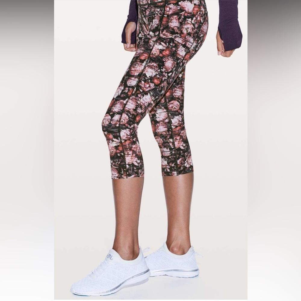 lululemon athletica Floral Peony Print Leggings & Sports Bra Set - Picture 3 of 10